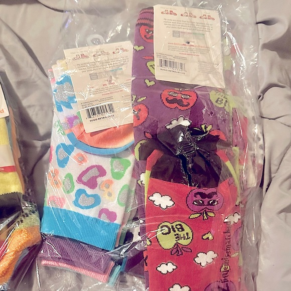 Listings Reserved - Picture 2 of 11